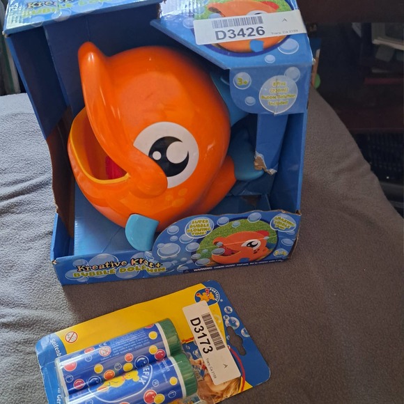 Bubble Blowing Dolphin - Picture 6 of 10